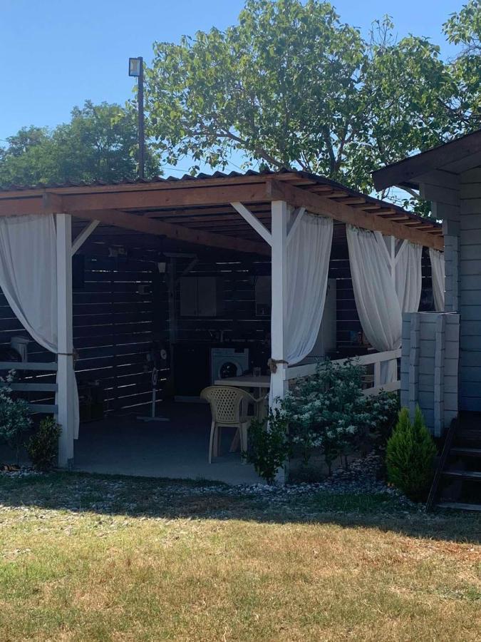 Домики У Лизы Под Ключ Pitsunda Exterior foto