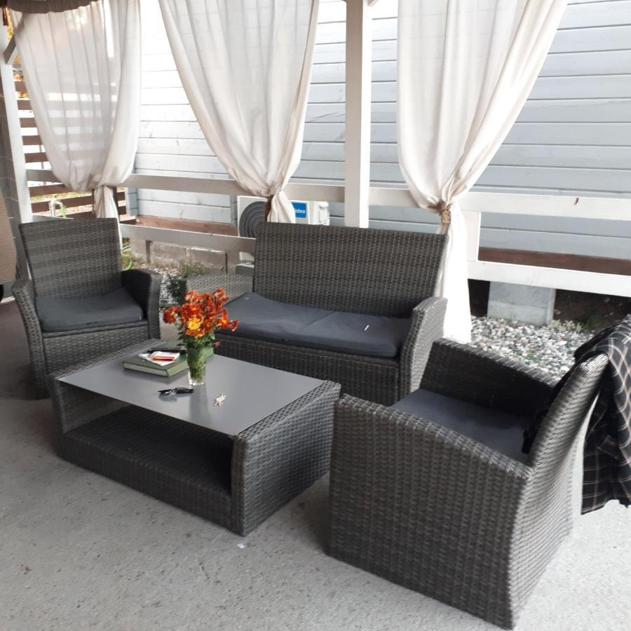 Домики У Лизы Под Ключ Pitsunda Exterior foto