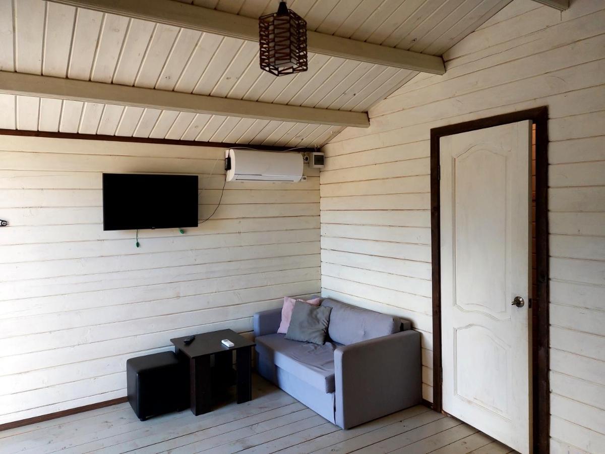 Домики У Лизы Под Ключ Pitsunda Exterior foto