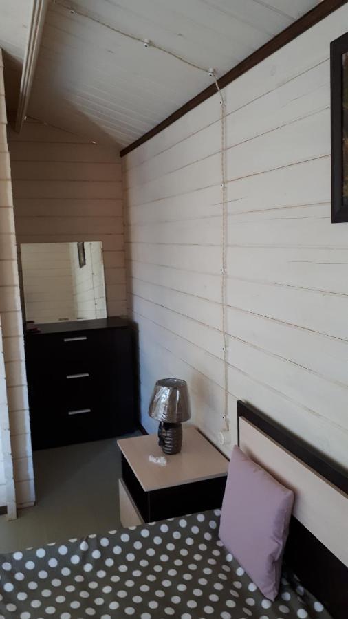 Домики У Лизы Под Ключ Pitsunda Exterior foto