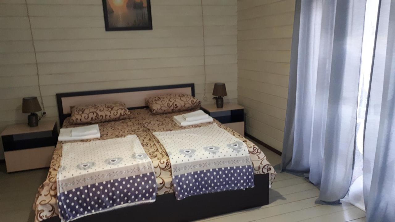 Домики У Лизы Под Ключ Pitsunda Exterior foto