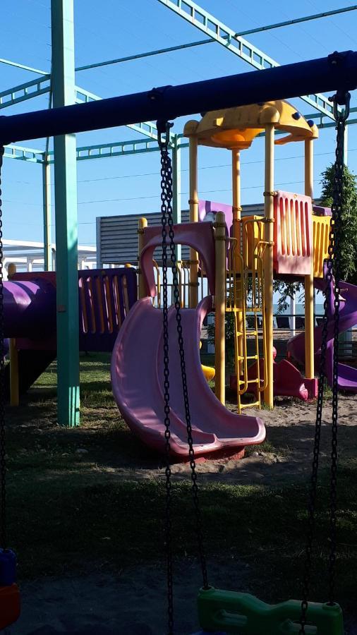 Домики У Лизы Под Ключ Pitsunda Exterior foto