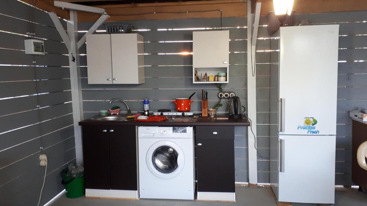 Домики У Лизы Под Ключ Pitsunda Exterior foto